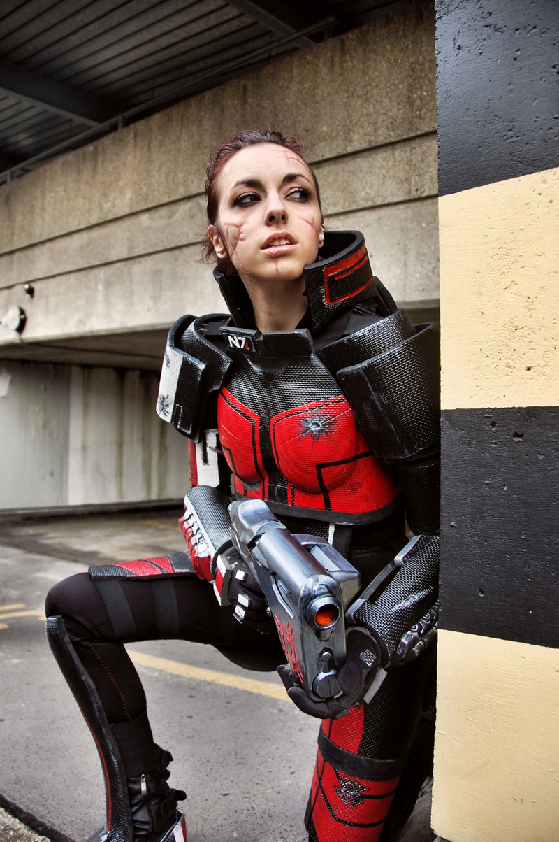 Illustration for article titled FemShep and DudeShep Save the Galaxy with Mass Effect Cosplay